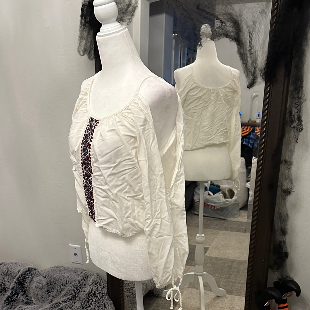 La Hearts White Blouse with Embroidered Accent